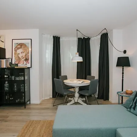 Apartment First One-bedroom For 2