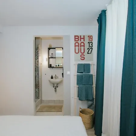First One-bedroom For 2 Appartement *
